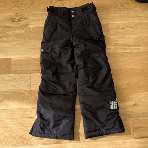 Columbia kid’s Bugaboo ski pants. Size 8. Black. Adjustable waist. Barely worn.